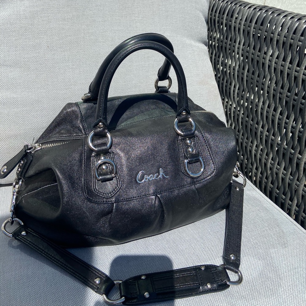 Black Ashley Coach Purse (Like New)